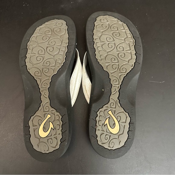 OluKai Ohana Women’s Flip Flops Sandals White Beach Weekend Relax Size 9 Thongs - Picture 11 of 13